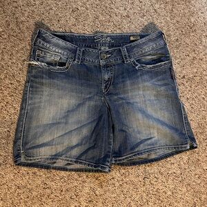 Silver Jeans Classic Blue Suki Shorts
